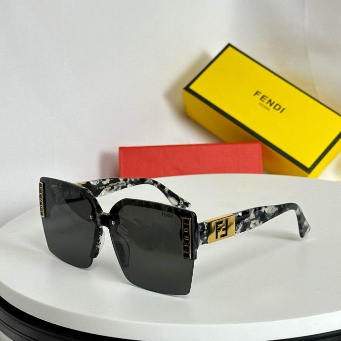 Fendi Glasses (126)